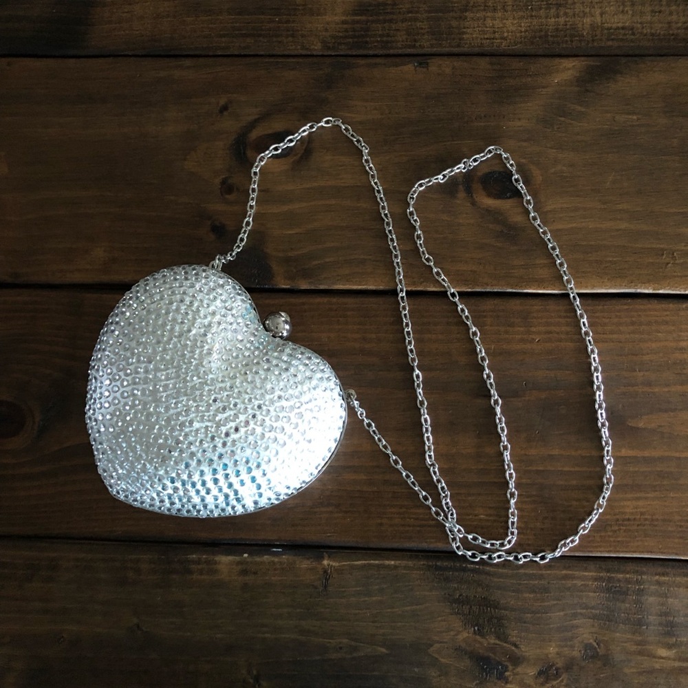 Heart shaped rhinestone clutch